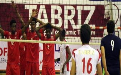 تیم والیبال آذربایجان شرقی به مصاف تیم ملی عمان رفت
